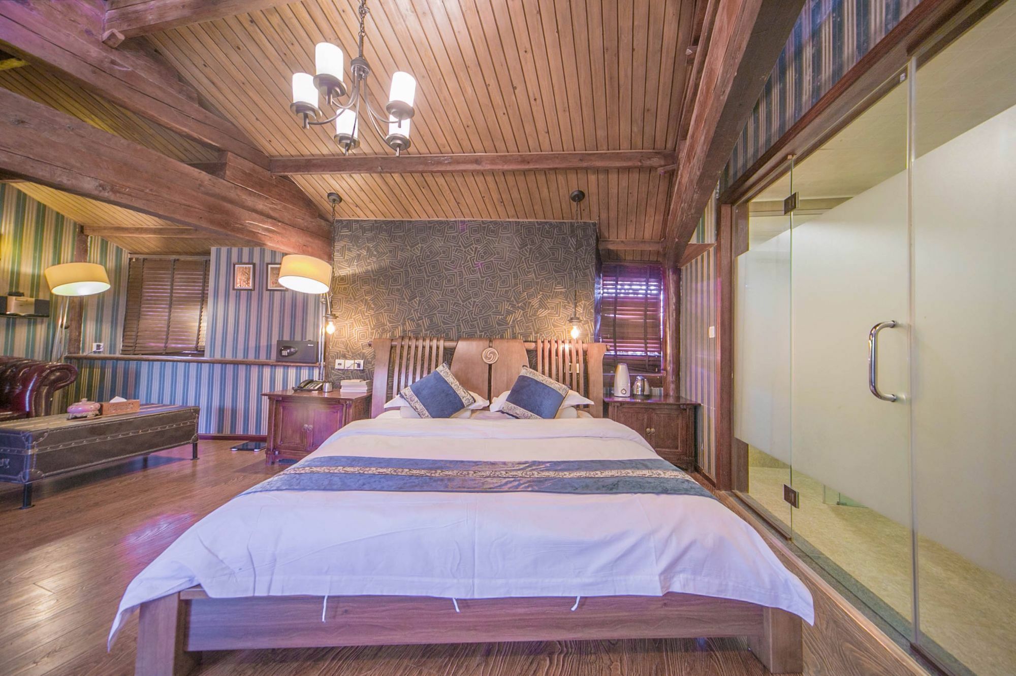 Lijiang Half Moon Bay Inn Exterior photo