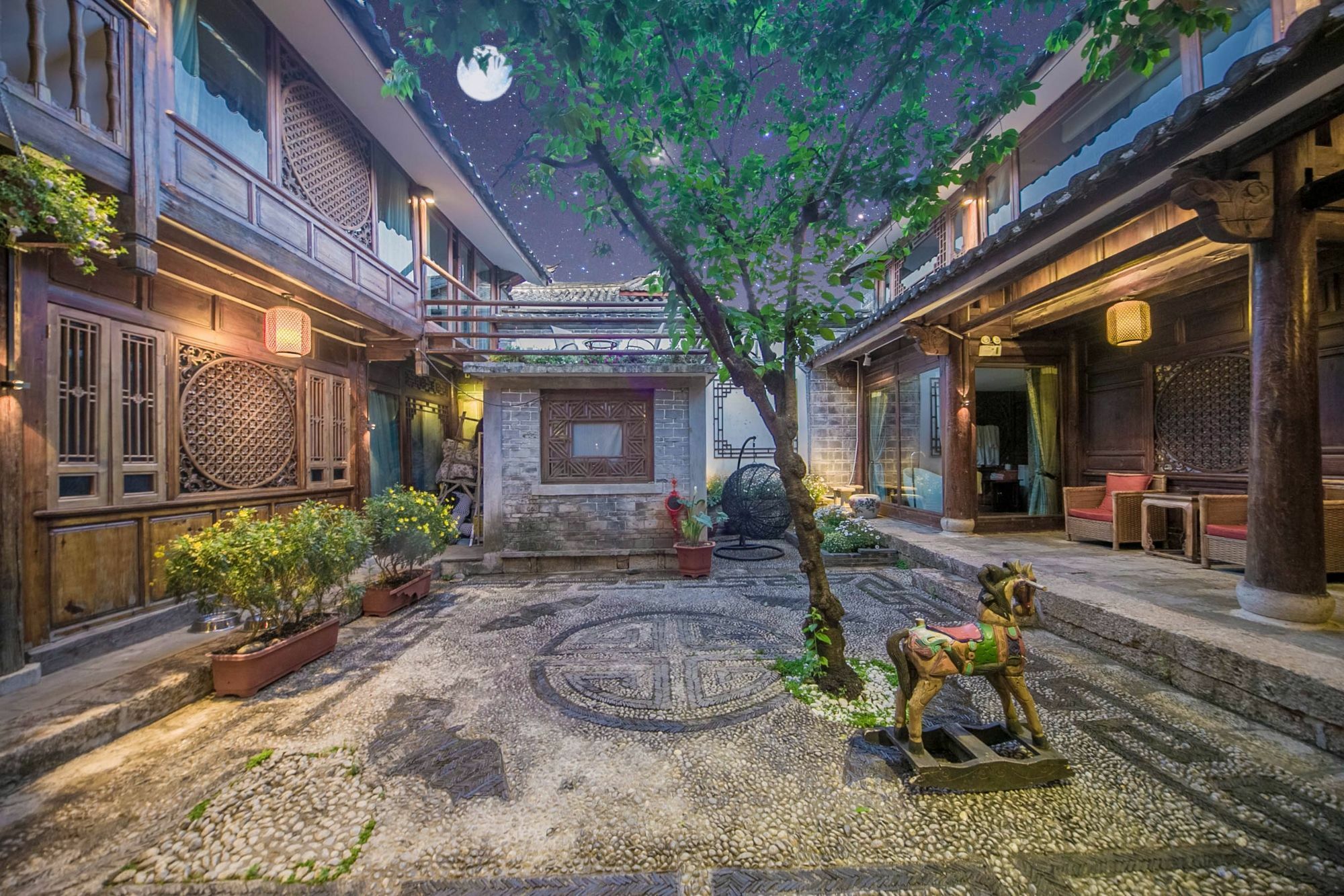 Lijiang Half Moon Bay Inn Exterior photo