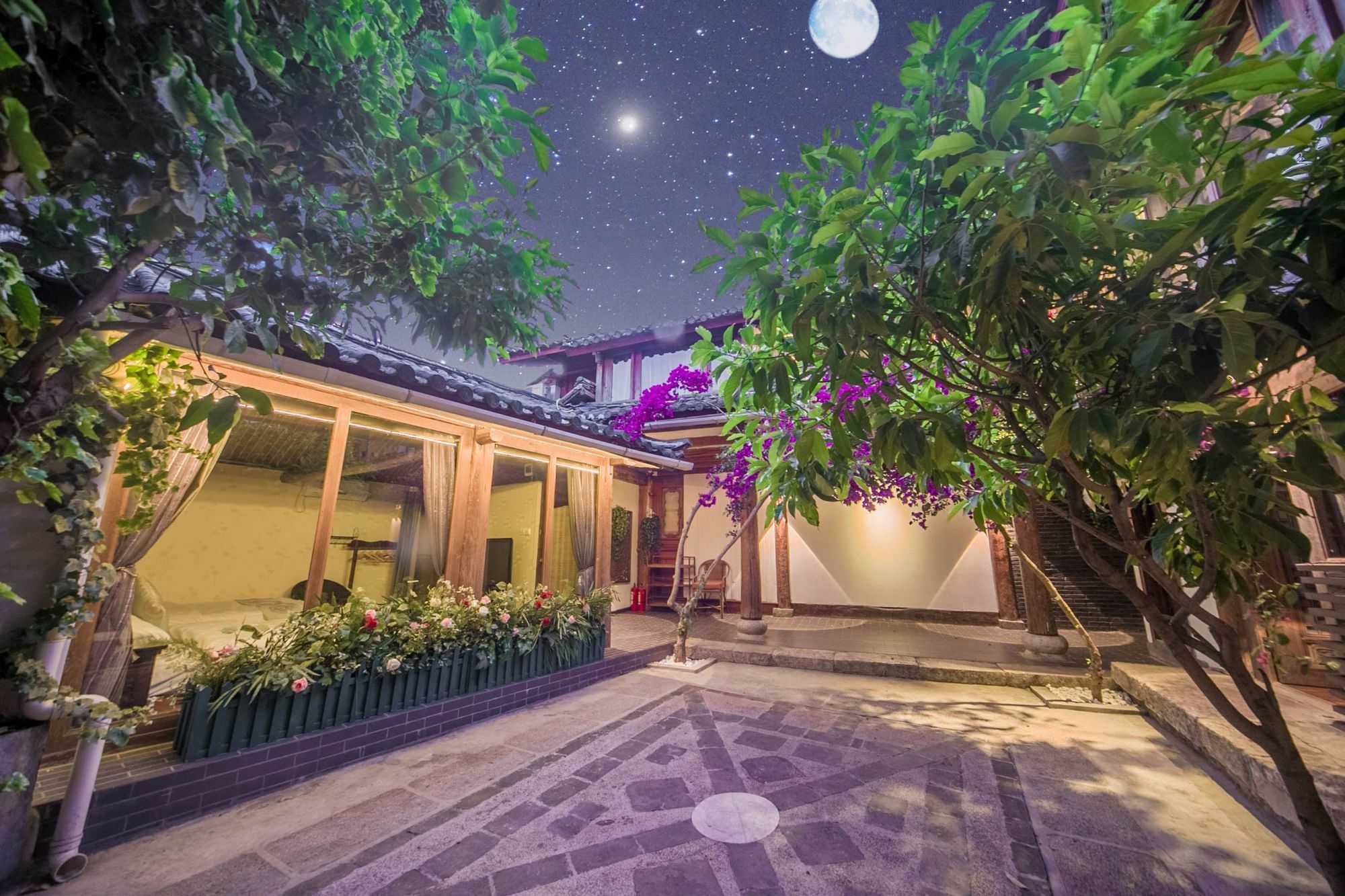 Lijiang Half Moon Bay Inn Exterior photo